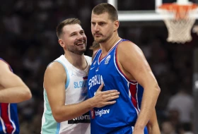 POLUVREME - Vasa igra, Srbija "razbija" Sloveniju, ubacila 64 poena!